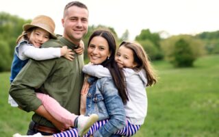 Attivita aria aperta con famiglia